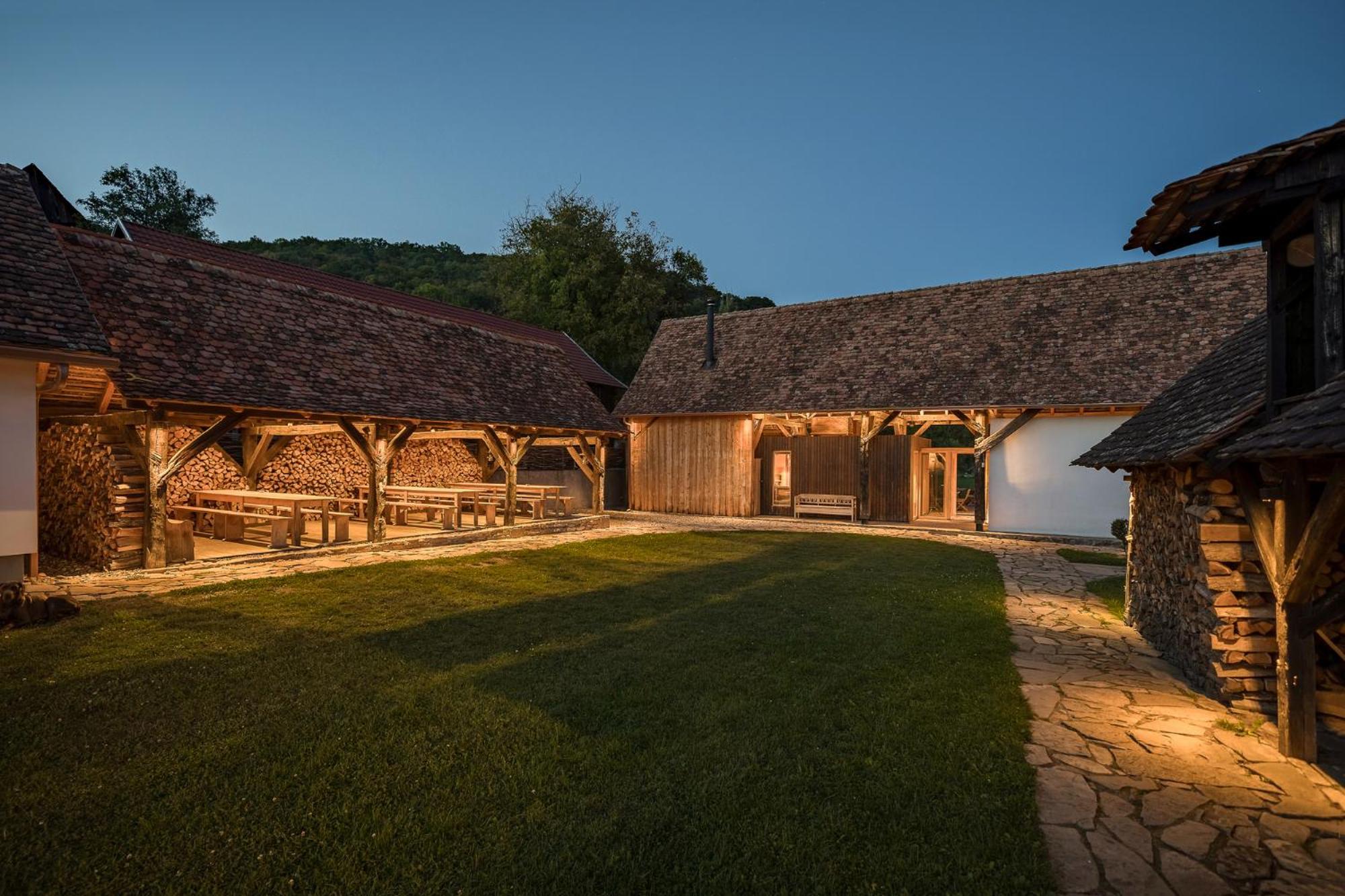 Mesendorf Gasthaus Bagian luar foto